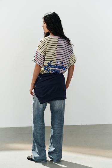T-SHIRT OVERSIZE À RAYURES ET INSCRIPTION - Rose de Zara - Image 2