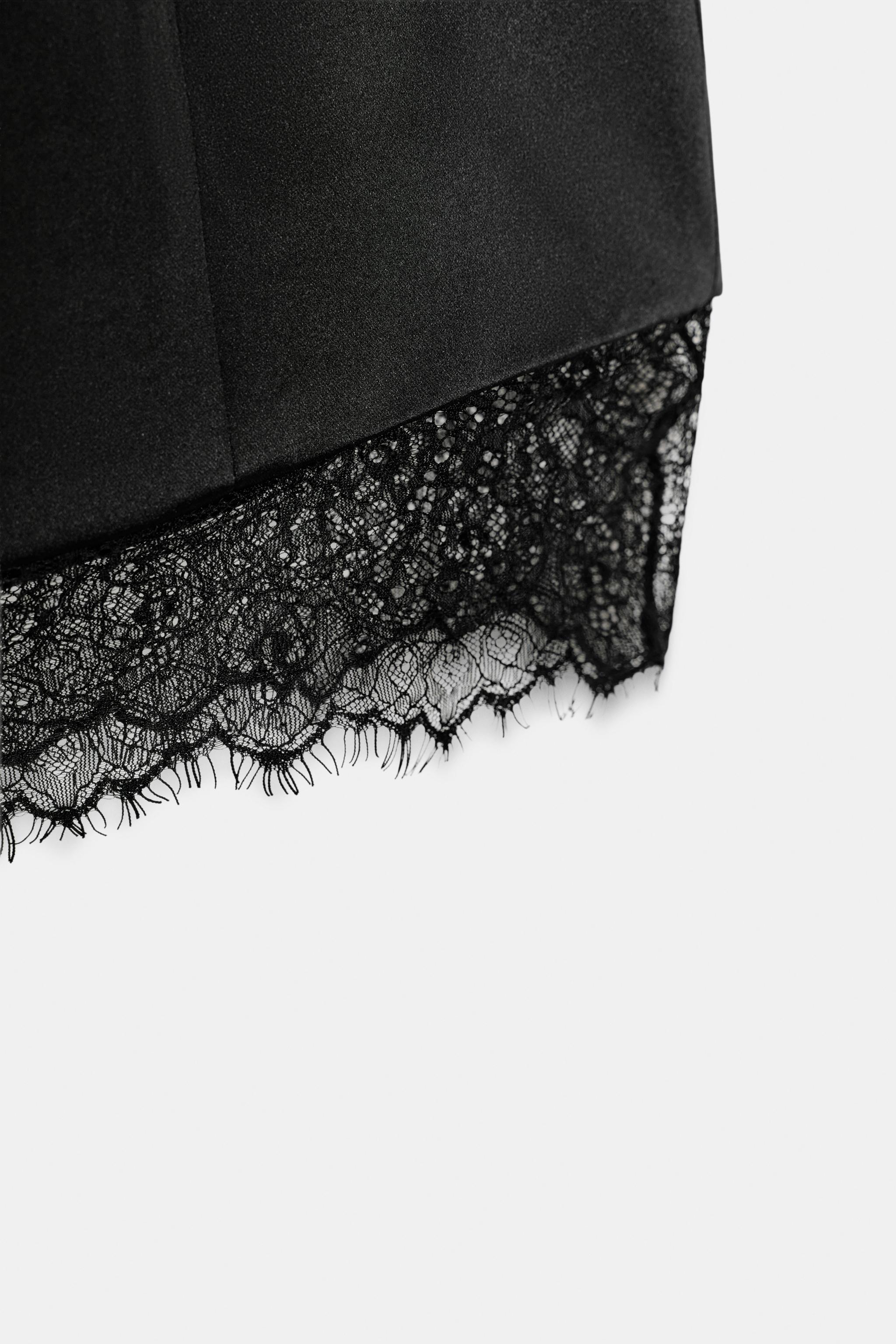 SATIN EFFECT SHORT LACE DRESS