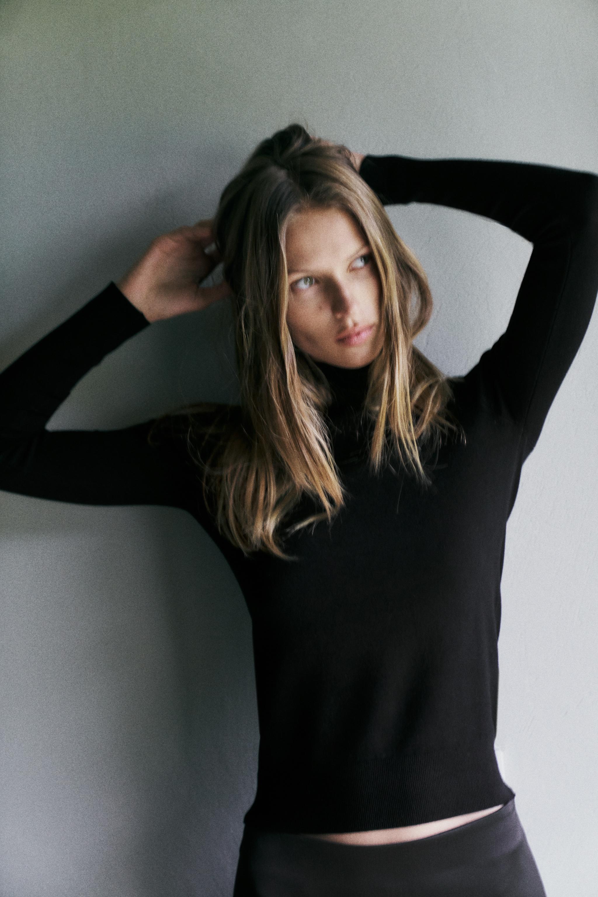 PULL EN MAILLE AVEC BOUTONS