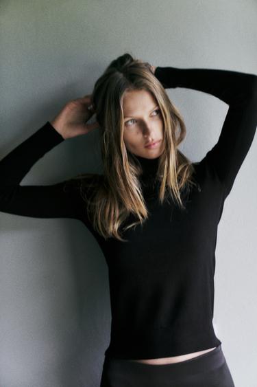 KNIT JUMPER WITH BUTTONS - Black by Zara