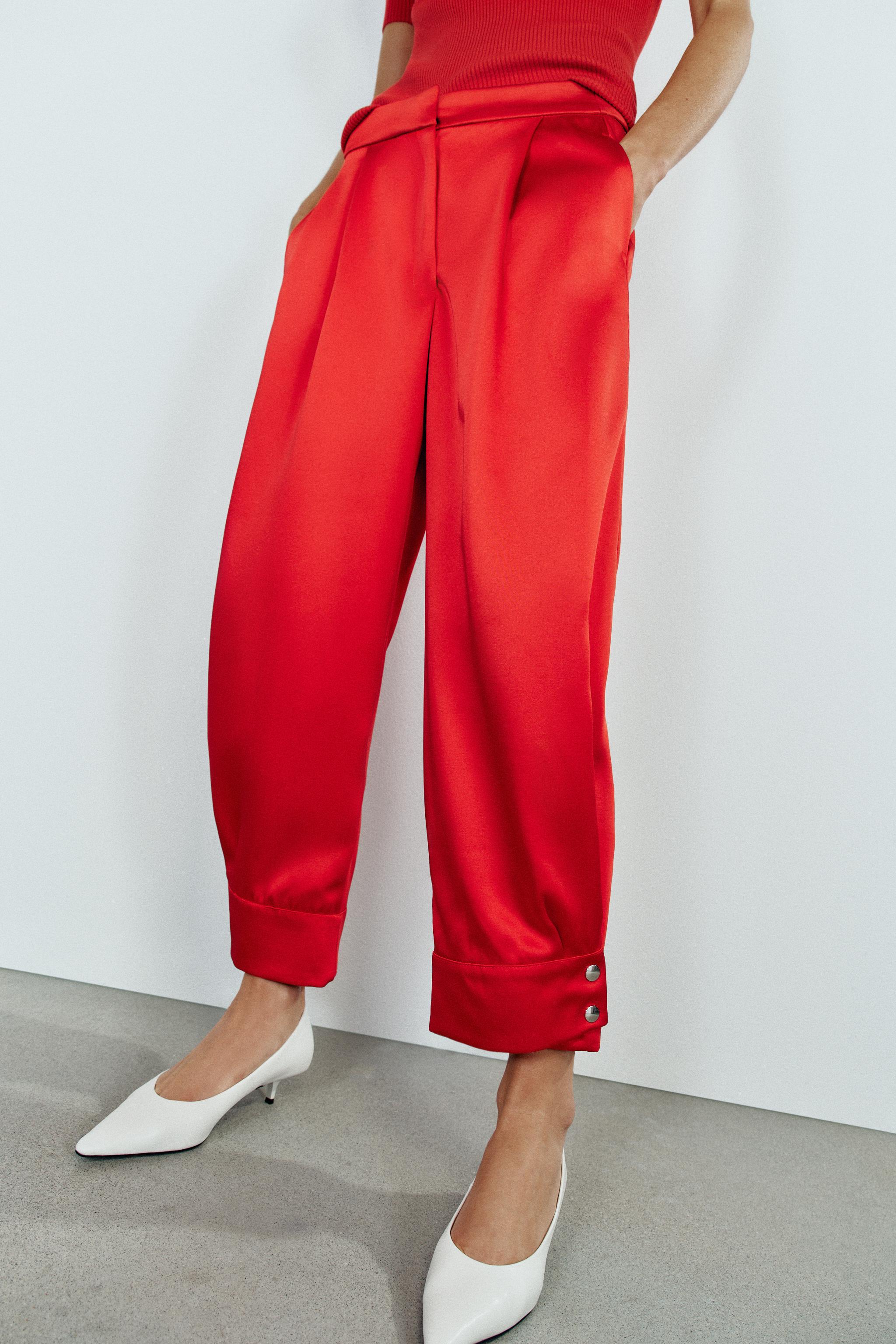 Zara Saten yüzeyli düğmeli paça pantolon görsel 3