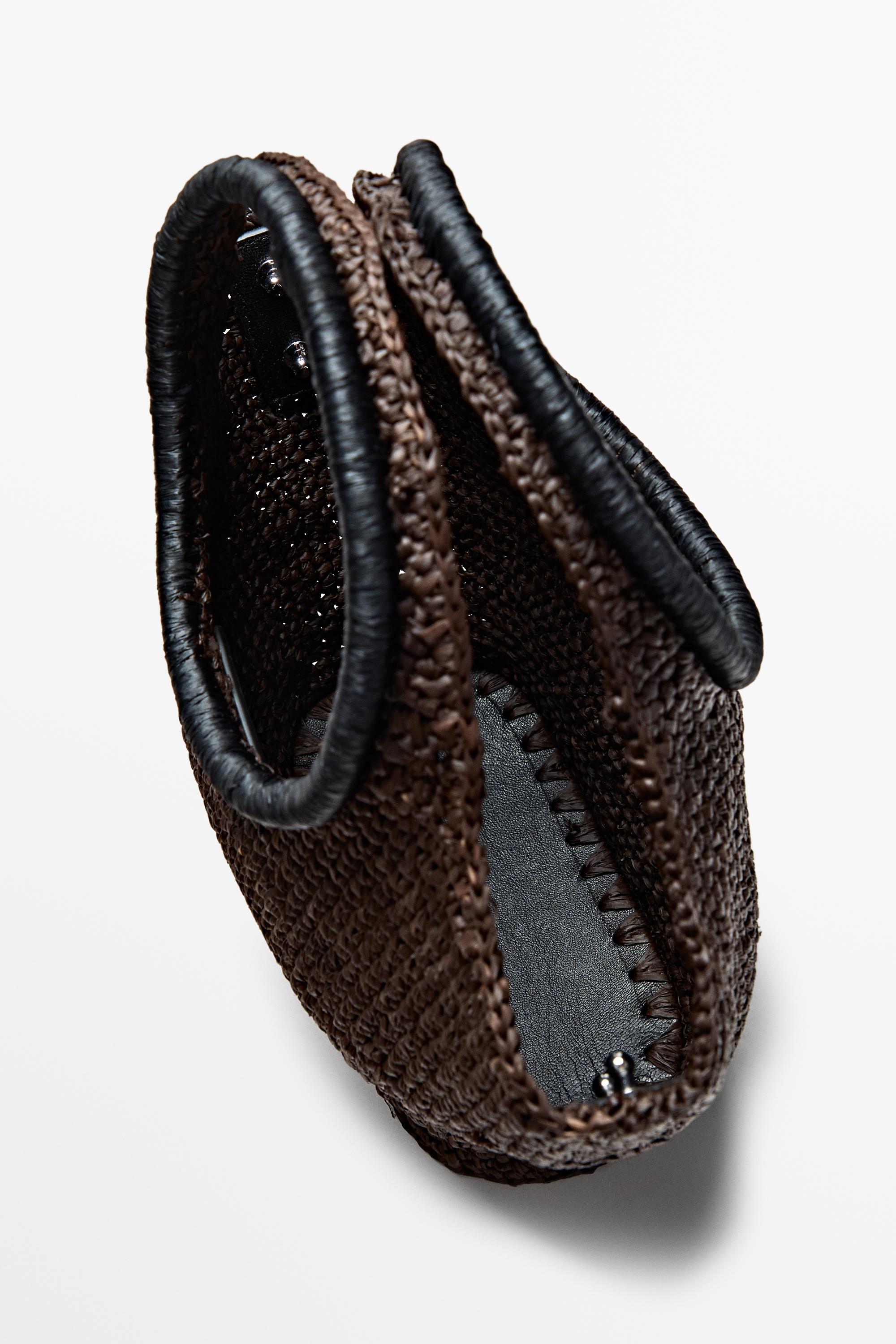 Mini-sac demi-lune en 100% raphia
