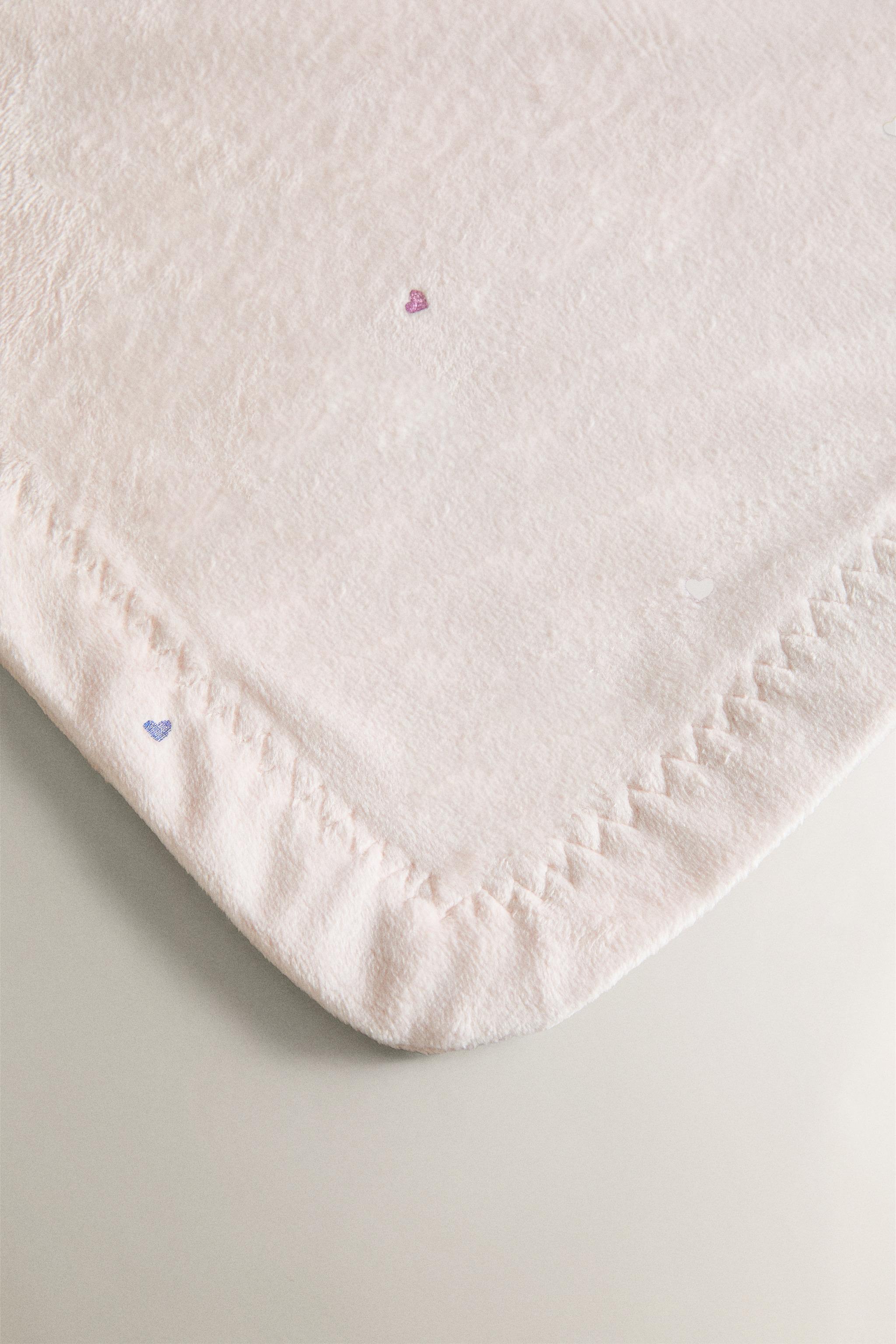 KIDS' HEART PRINT BLANKET