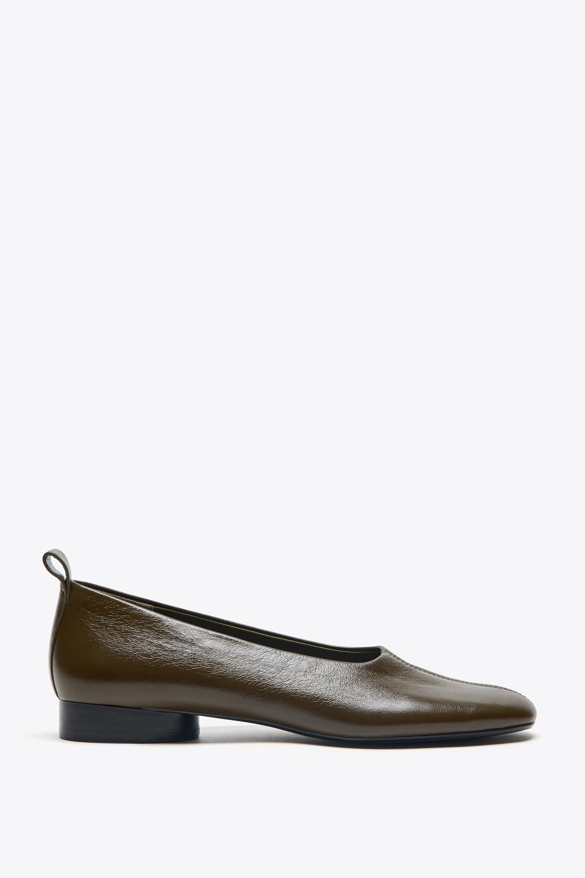 ローヒールレザーバレリーナシューズ - カーキ | ZARA Japan / 日本