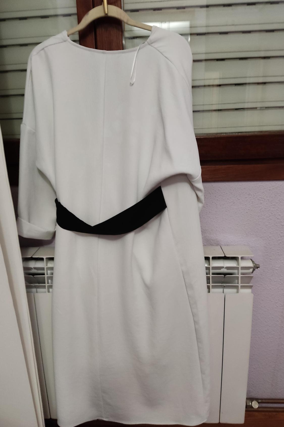 VESTIDO MIDI CINTURÓN NEGRO - Image 3