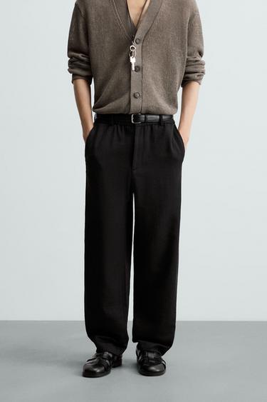 PANTALÓN REGULAR FIT ESTRUCTURA - Negro de Zara