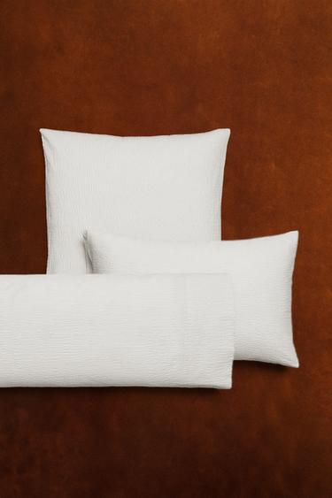 TAIE D’OREILLER TEXTURE - Blanc cassé de Zara - Image 6