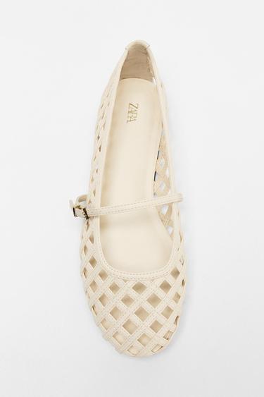 BAILARINA PLANA EFECTO TRENZADO - blanco de Zara