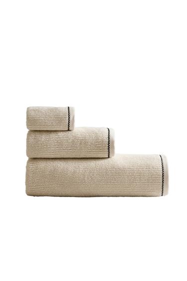 BATH TOWEL WITH TOPSTITCHING - Sand by Zara