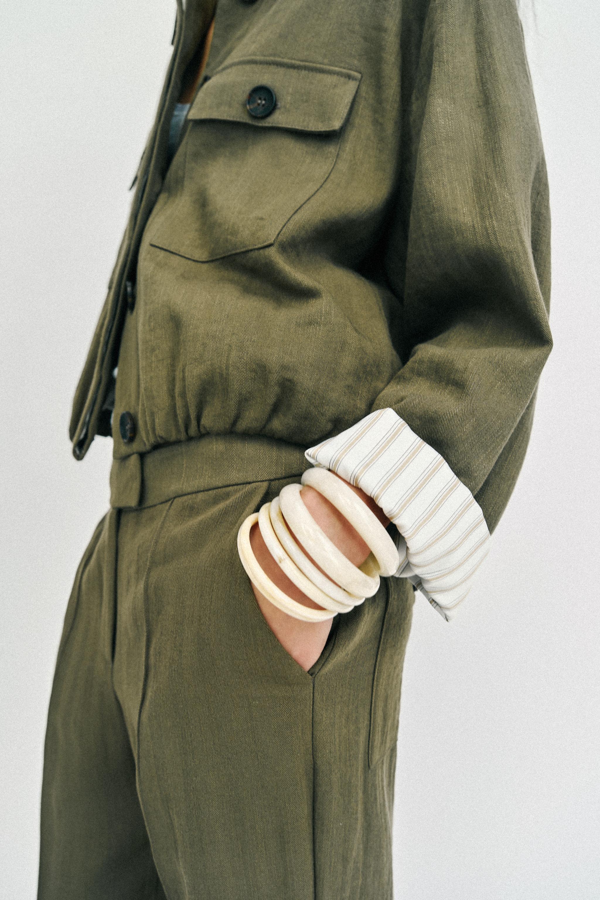 VESTE COURTE MANCHES RETROUSSÉES