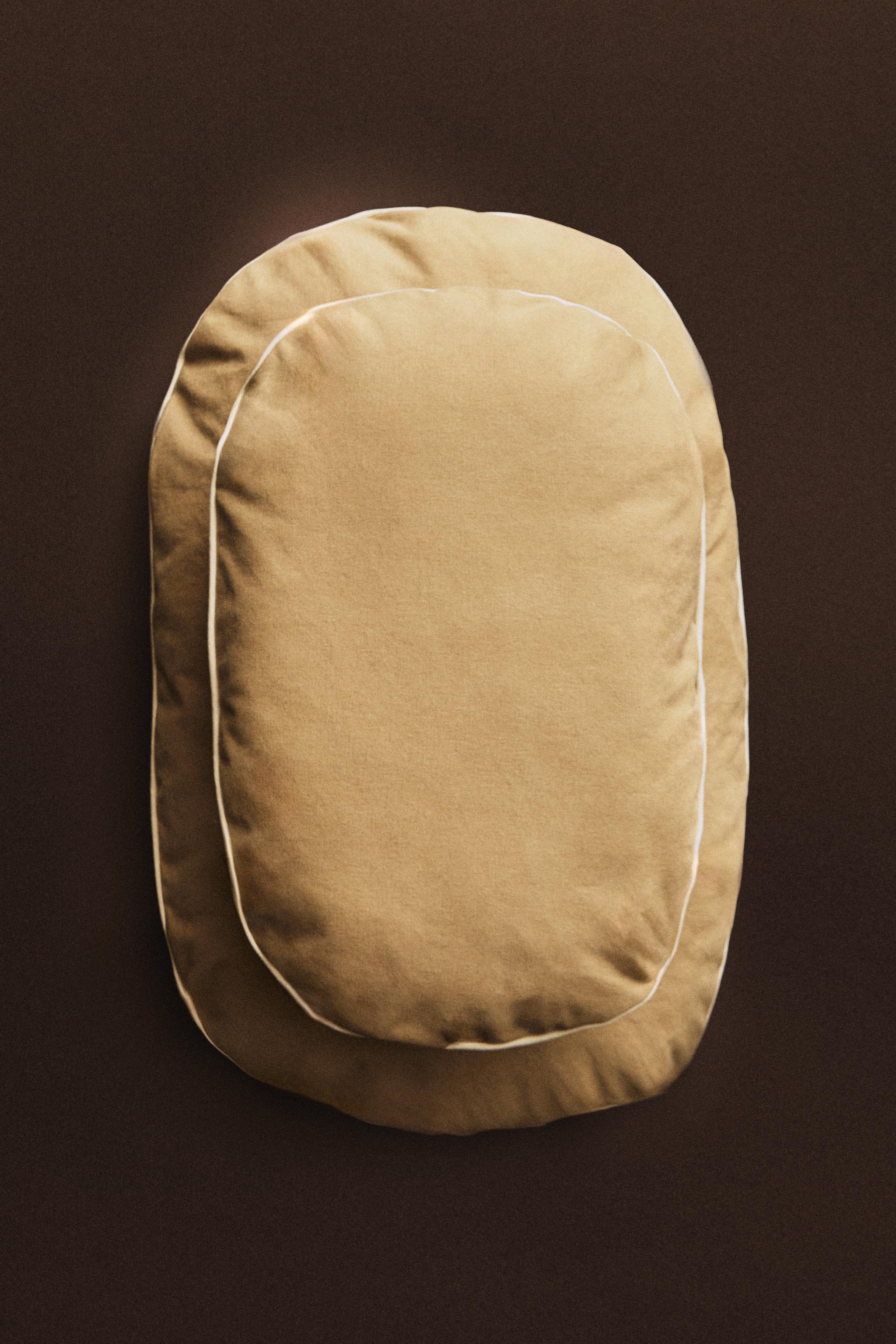 2172 新品　ZARA PET オーバル　クッション　大　グレー 2172 新品 ZARAHOME PET オーバル クッション 大 グレー