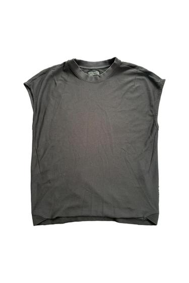 BLACK SLEEVELESS WITH BREATHABLE FRONT