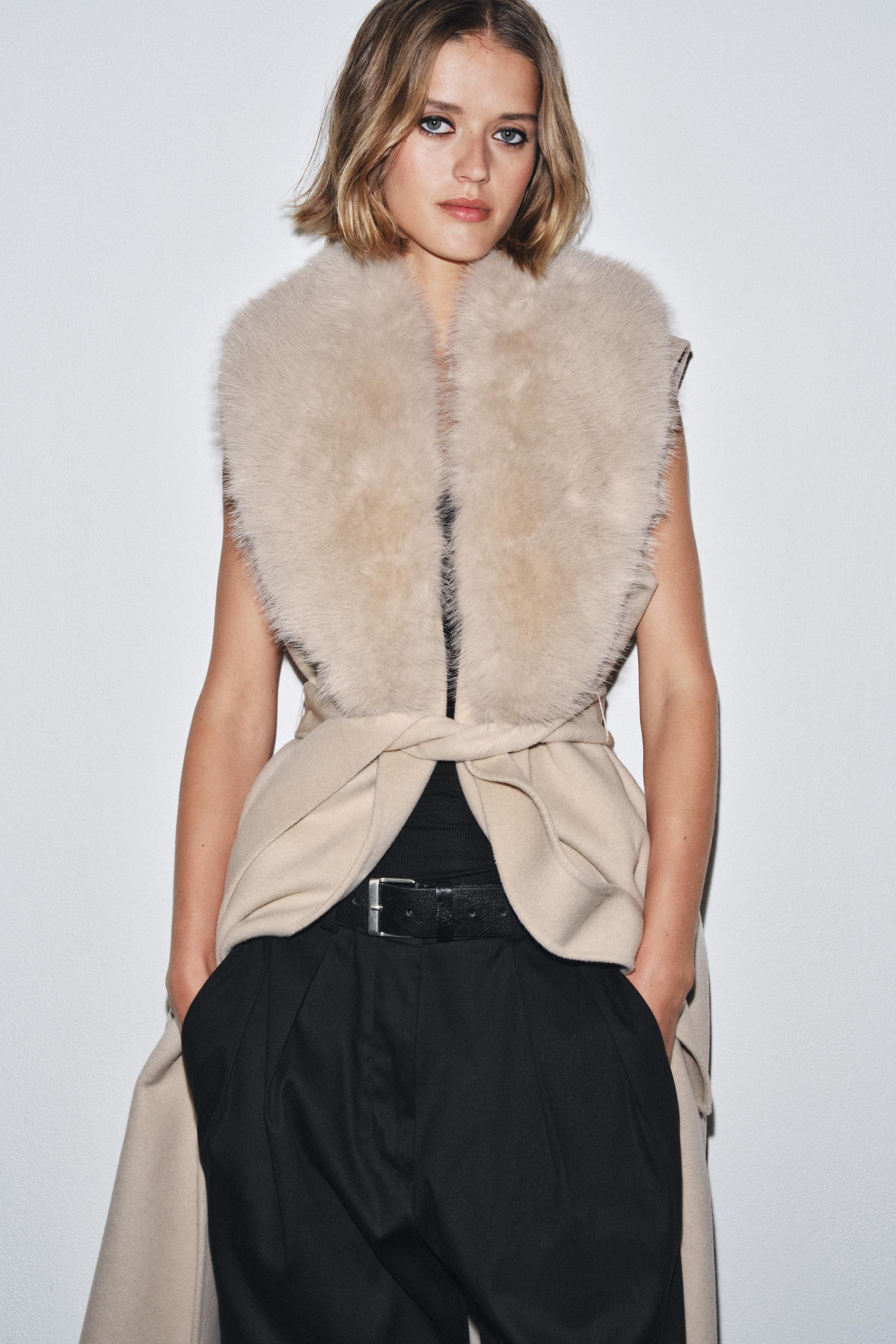 ZW COLLECTION フェイクファーカラーベスト - エクリュ | ZARA Japan