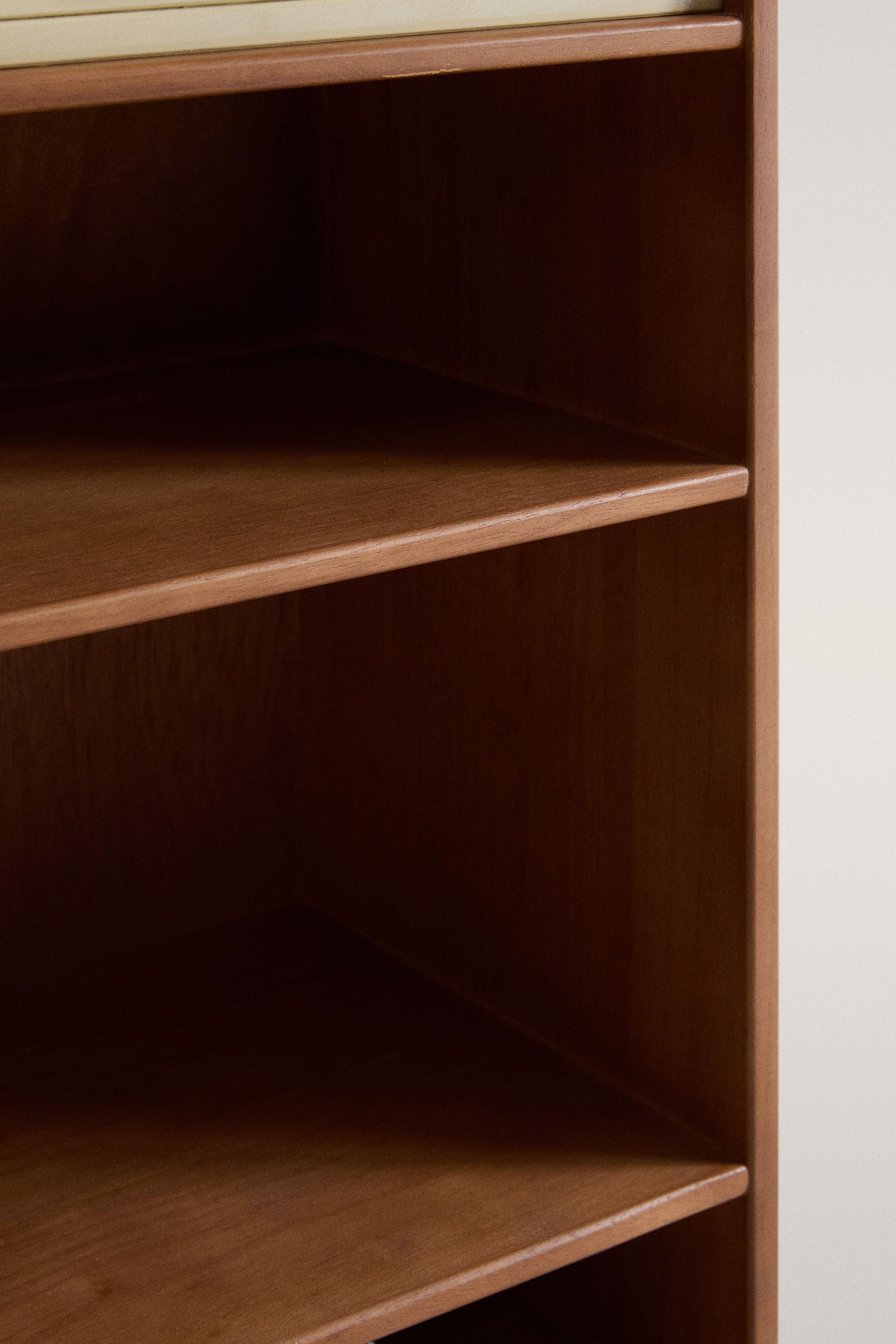 SLATTED DOOR SHELVING UNIT
