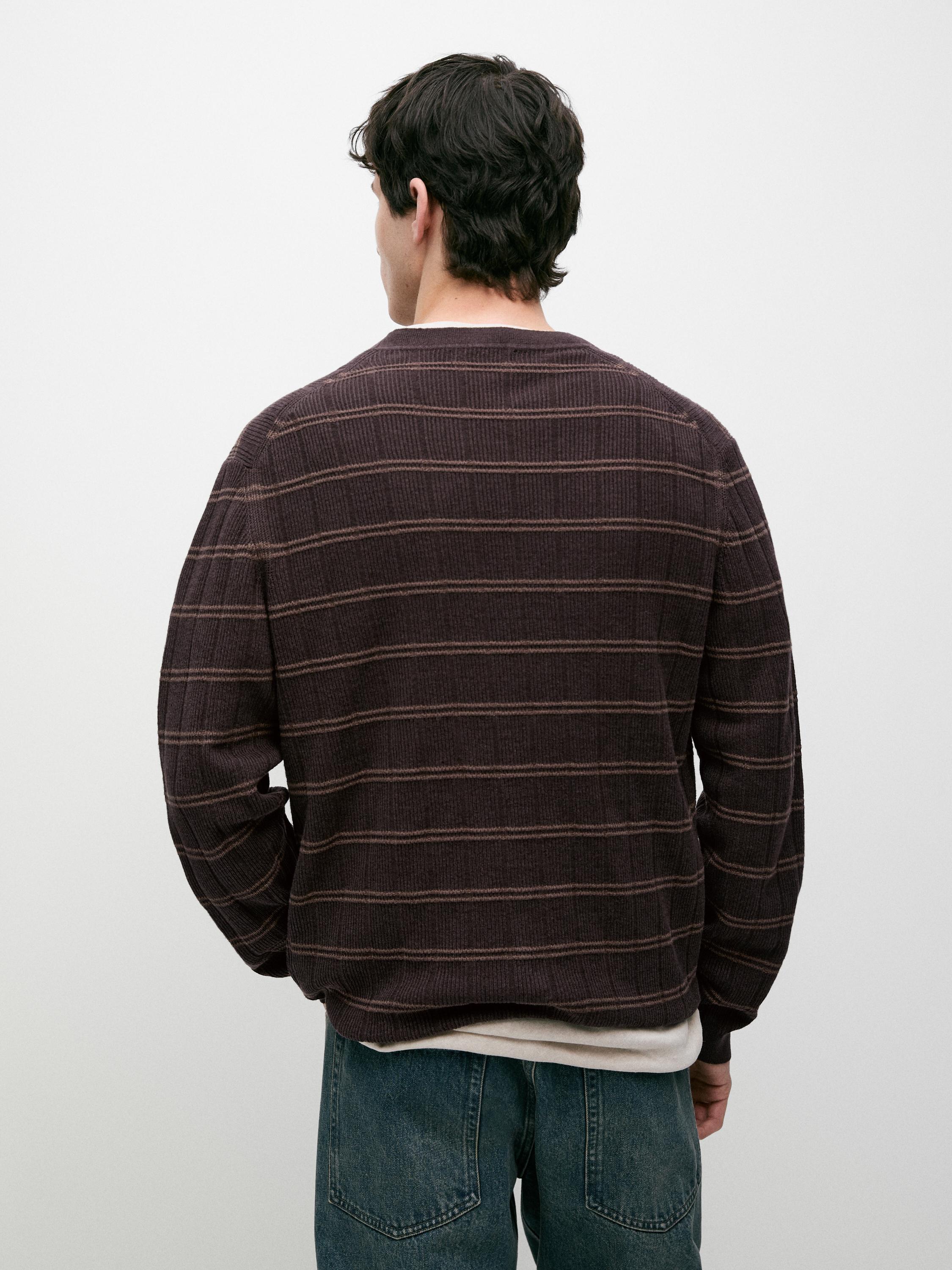 Pull en maille à rayures col rond