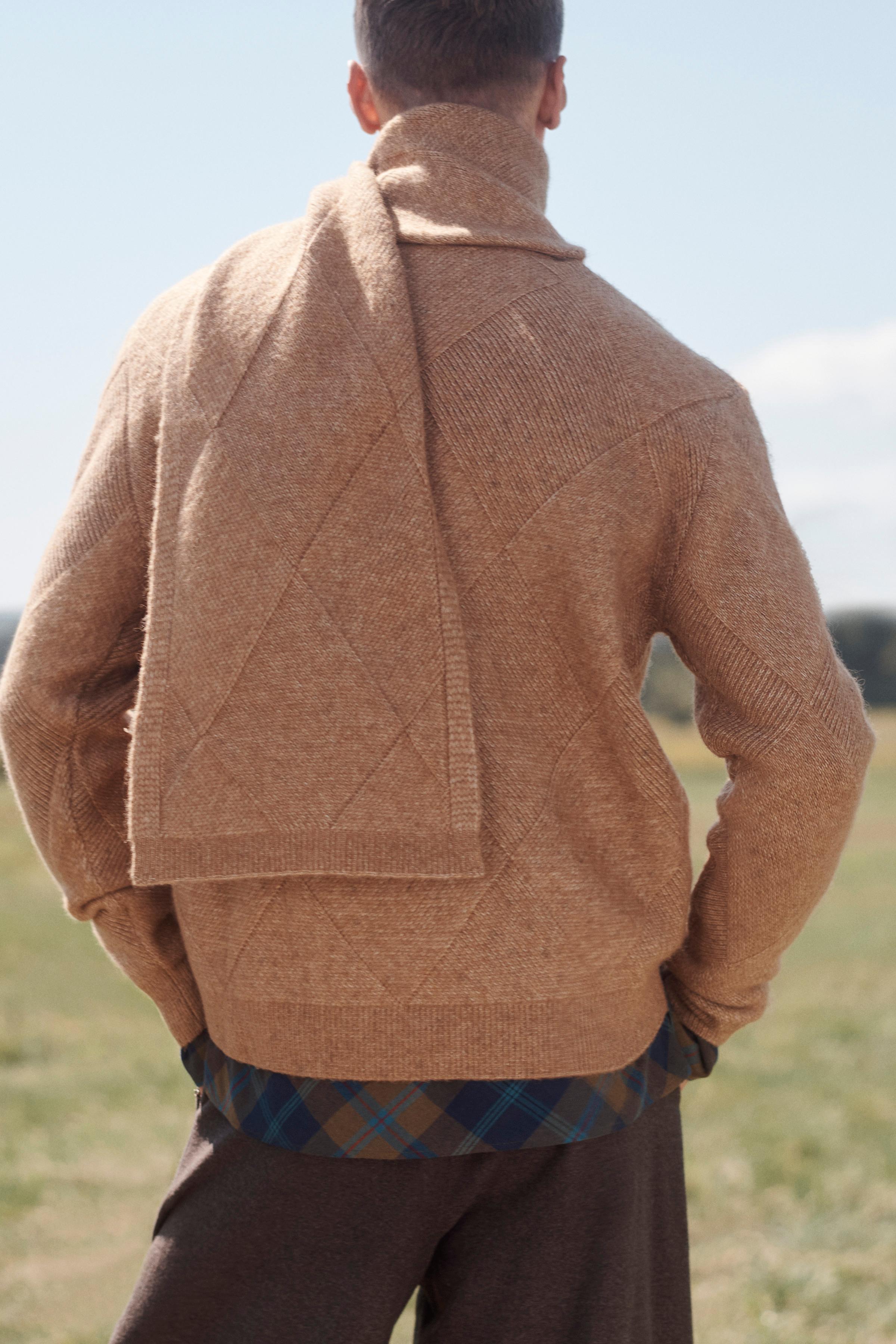 LIMITED EDITION GEOMETRIC JACQUARD SWEATER WITH SCARF