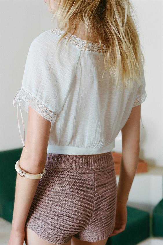 EMBROIDERED GAUZE CROP TOP
