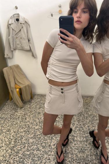 Zara REGULEERITAVATE KROOGETEGA T-SÄRK - Ecru