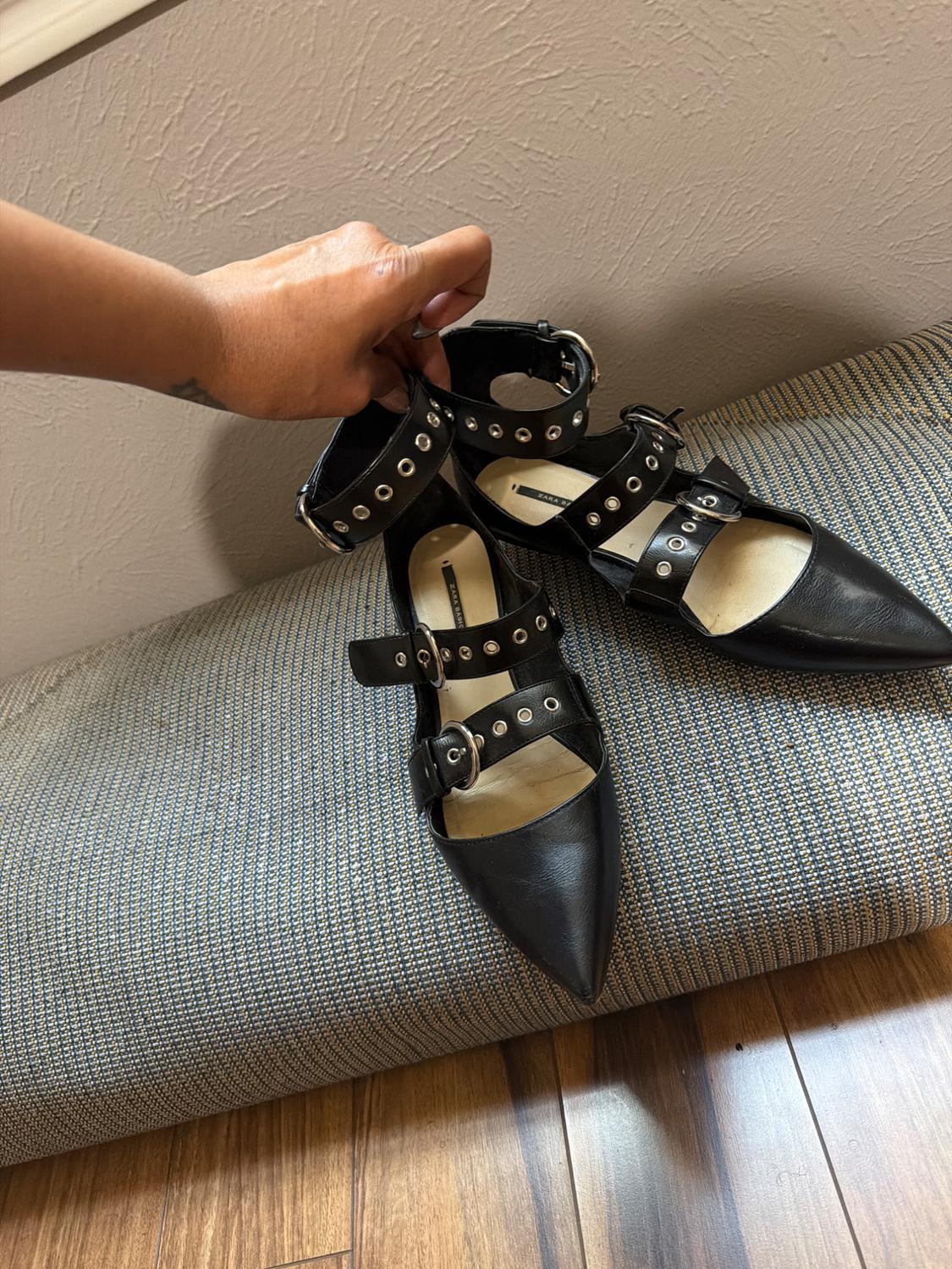 FLAT POINTED TOE FLATS WITH BUCKLES - Image 3