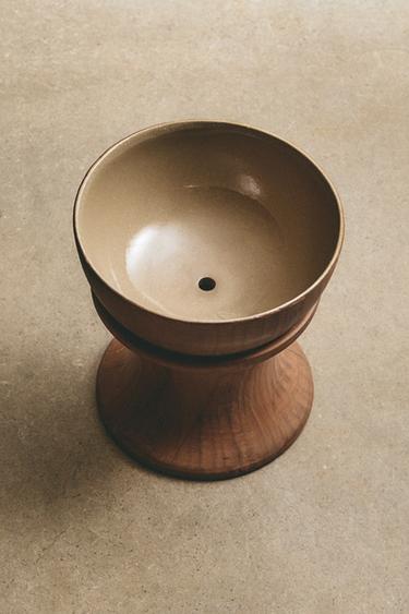 ELEVATED TERRACOTTA PLANTER - Beige by Zara