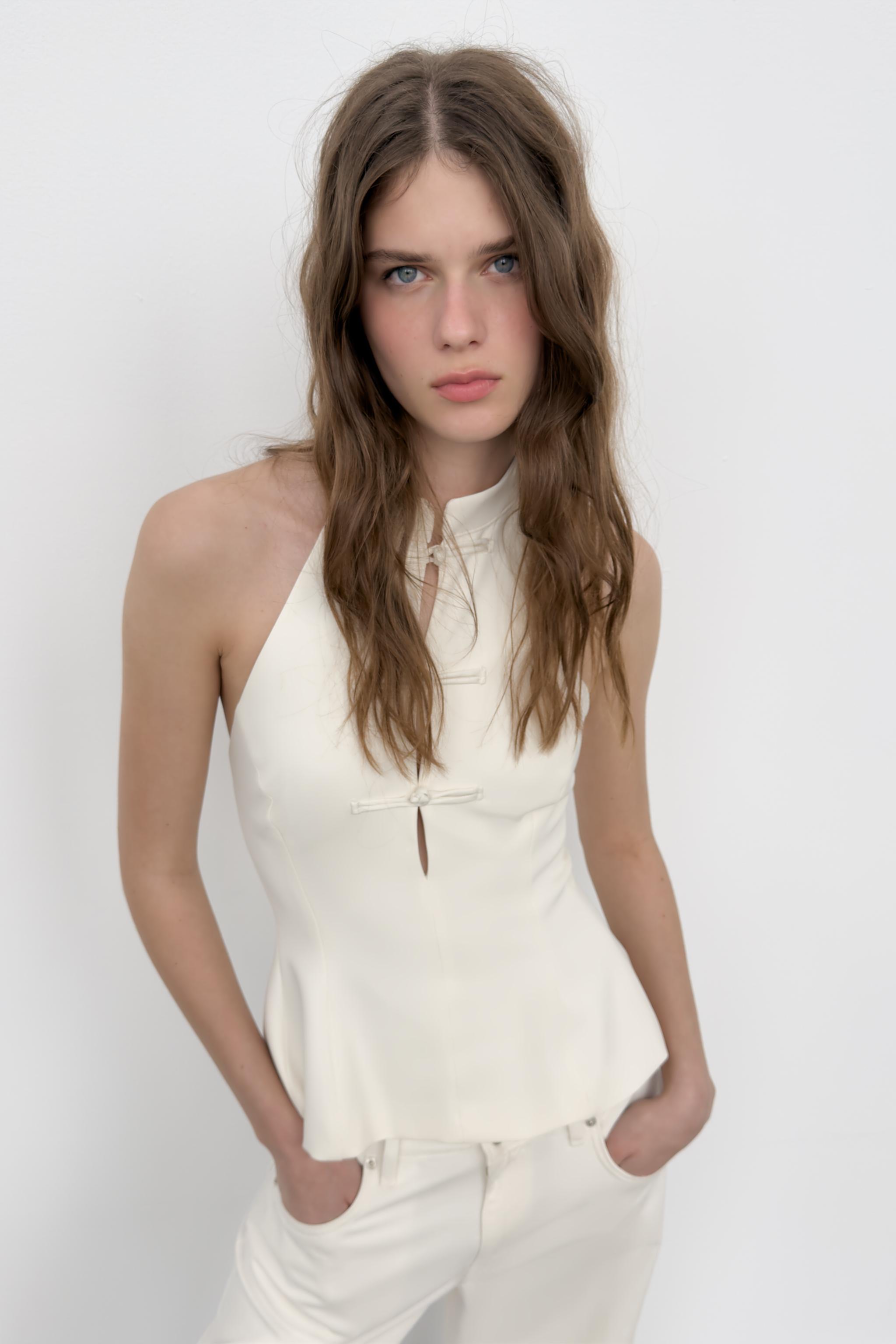 SÜSLÜ DÜĞMELİ HALTER TOP - Görsel 2
