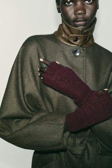 SHORT KNIT MITTENS - Burgundy by Zara - Image 1