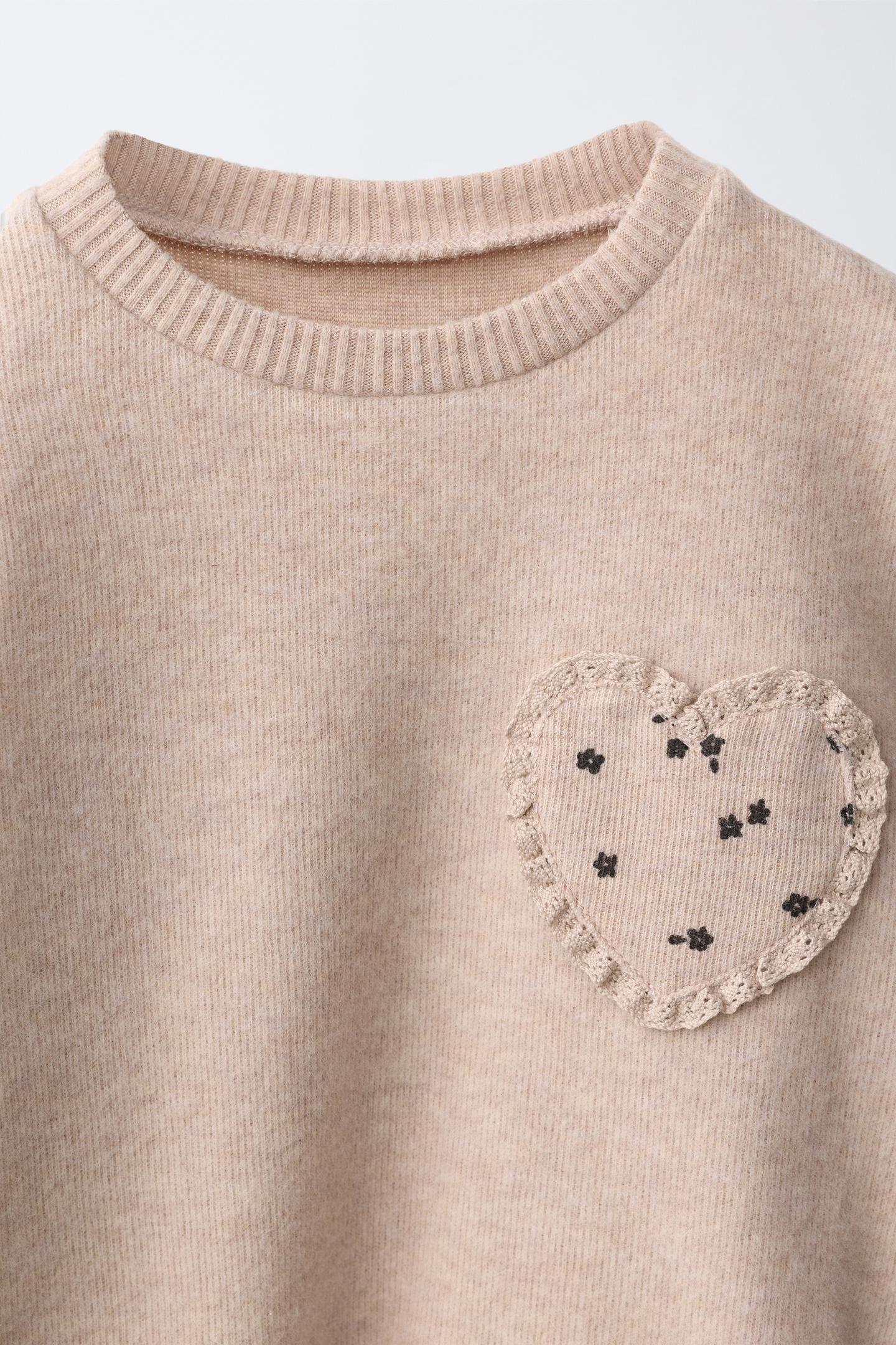 Детский комплект Zara Floral Print Heart Patch Sweatshirt and Flare Legging Set, цвет: Песочный / Меланжевый — фото 3
