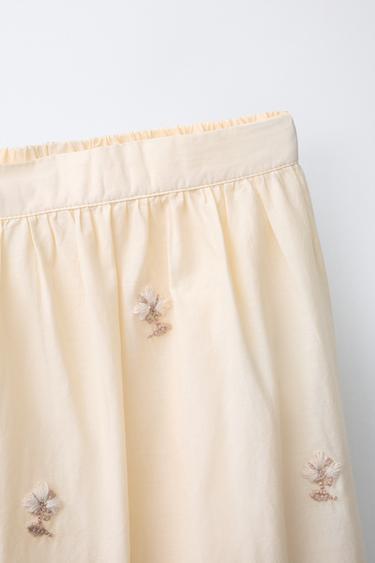 JUPE MI-LONGUE BRODÉE - Écru de Zara - Image 2