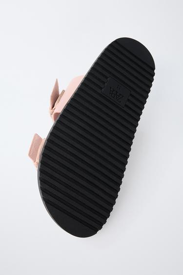 LACKLEDERSANDALE MIT SCHNALLEN - Rosa von Zara