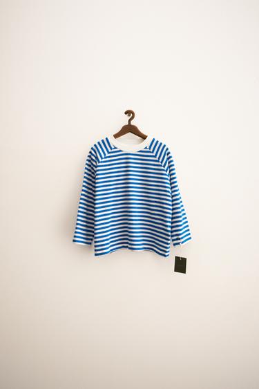ZARA TIMELESS - تيشرت مخطط ببييهات - أزرق / أبيض الخاص بـ Zara