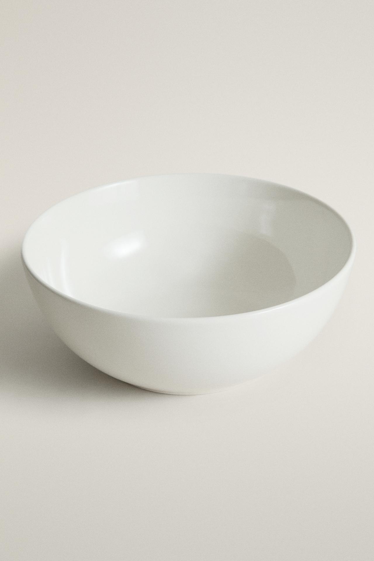 STONEWARE SALAD BOWL — White