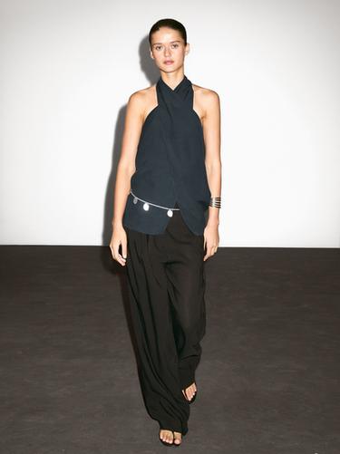 Top cuello halter escote espalda - Azul de Zara - Imagen 0
