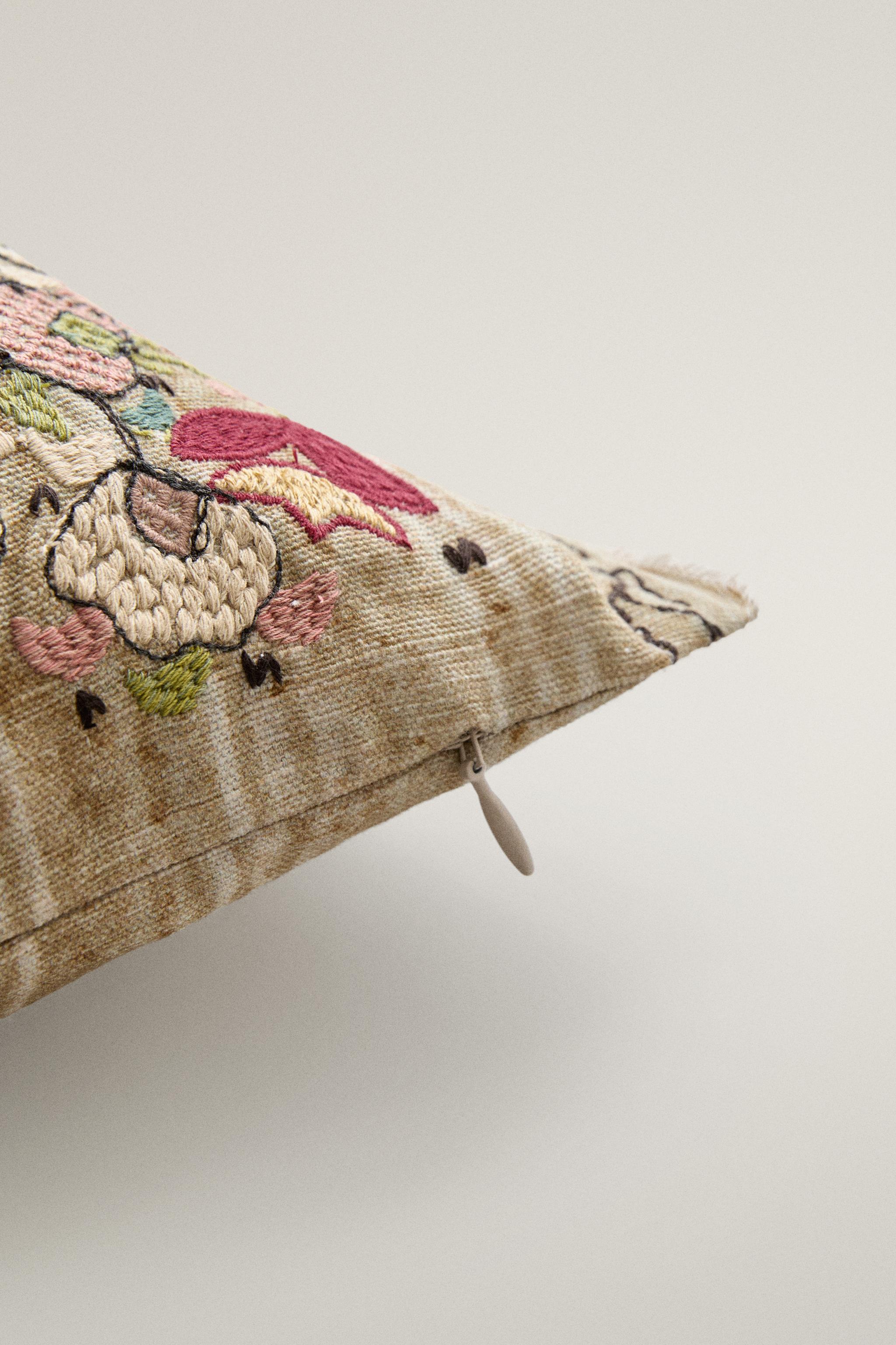 STRIPED FLORAL EMBROIDERED THROW PILLOW COVER
