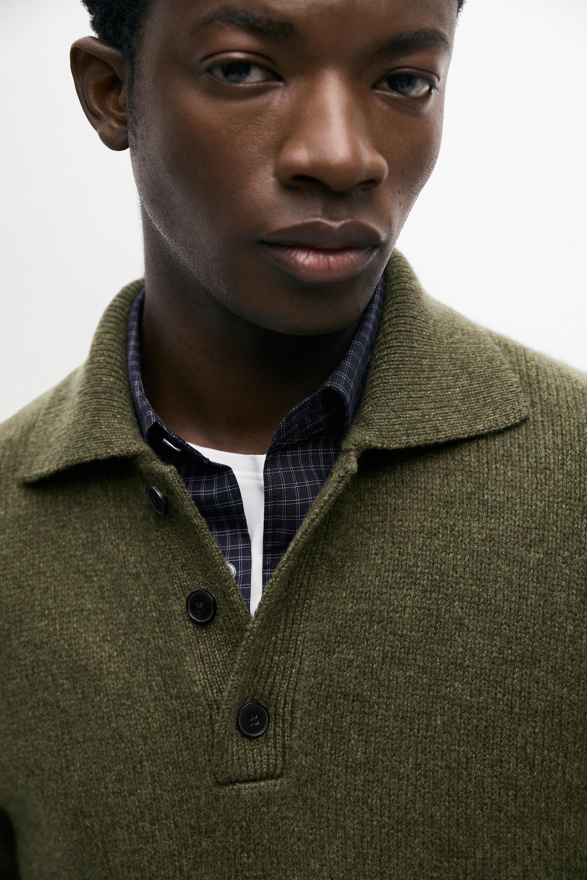 100% wool knit buttoned polo sweater