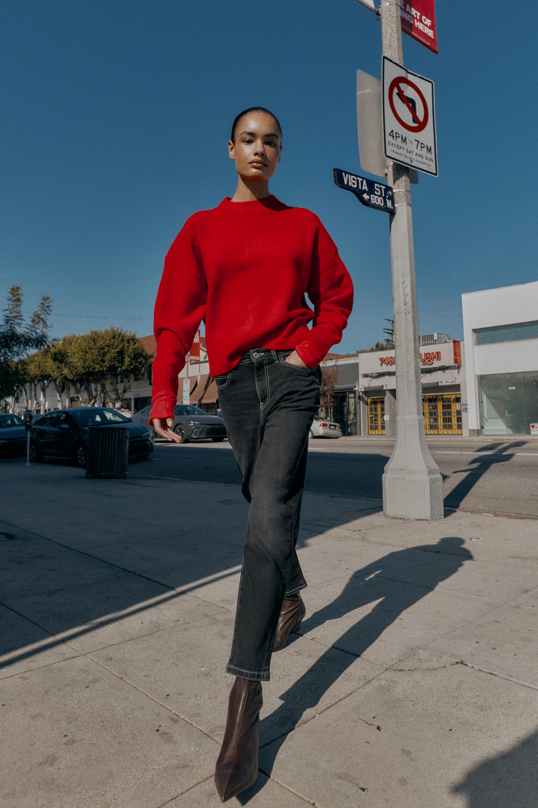 Z.01 MOM FIT HIGH-RISE JEANS