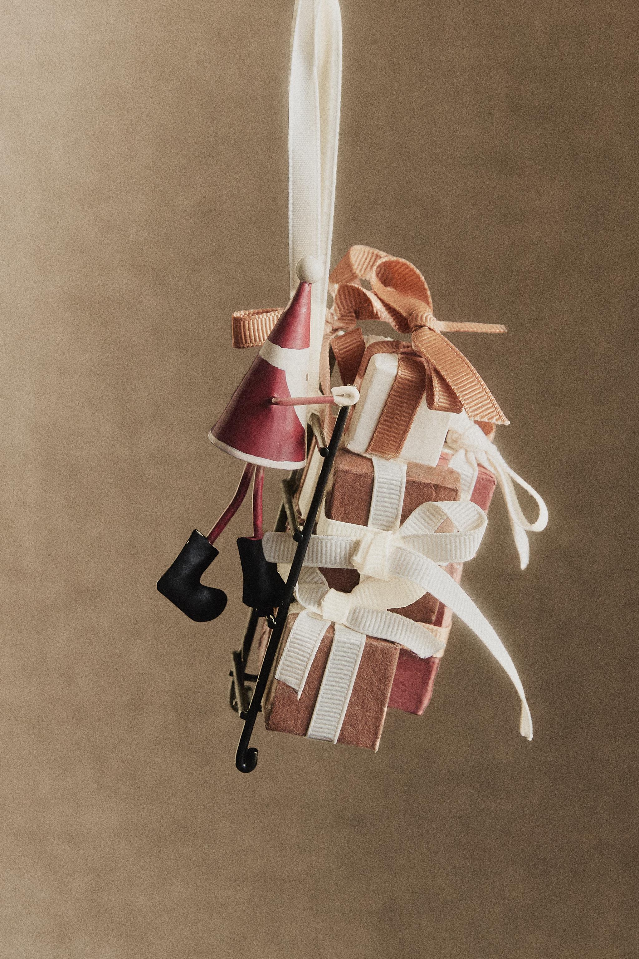 CHRISTMAS TREE SANTA CLAUS ORNAMENTS CHRISTMAS