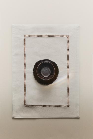 PLACEMAT WITH CONTRAST TOPSTITCHING - Ecru by Zara