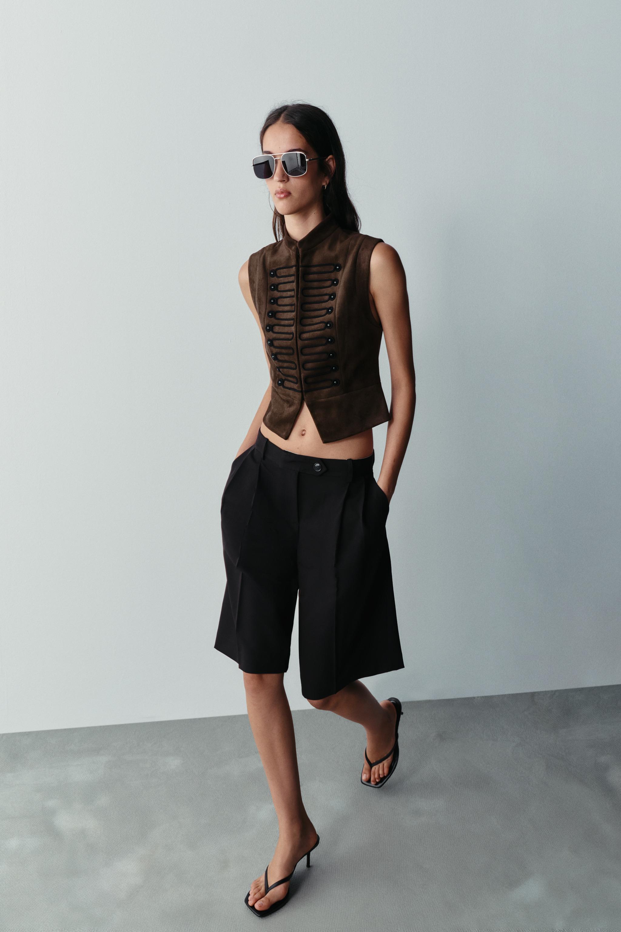 FAUX SUEDE FROG FASTENING VEST — Chocolate
