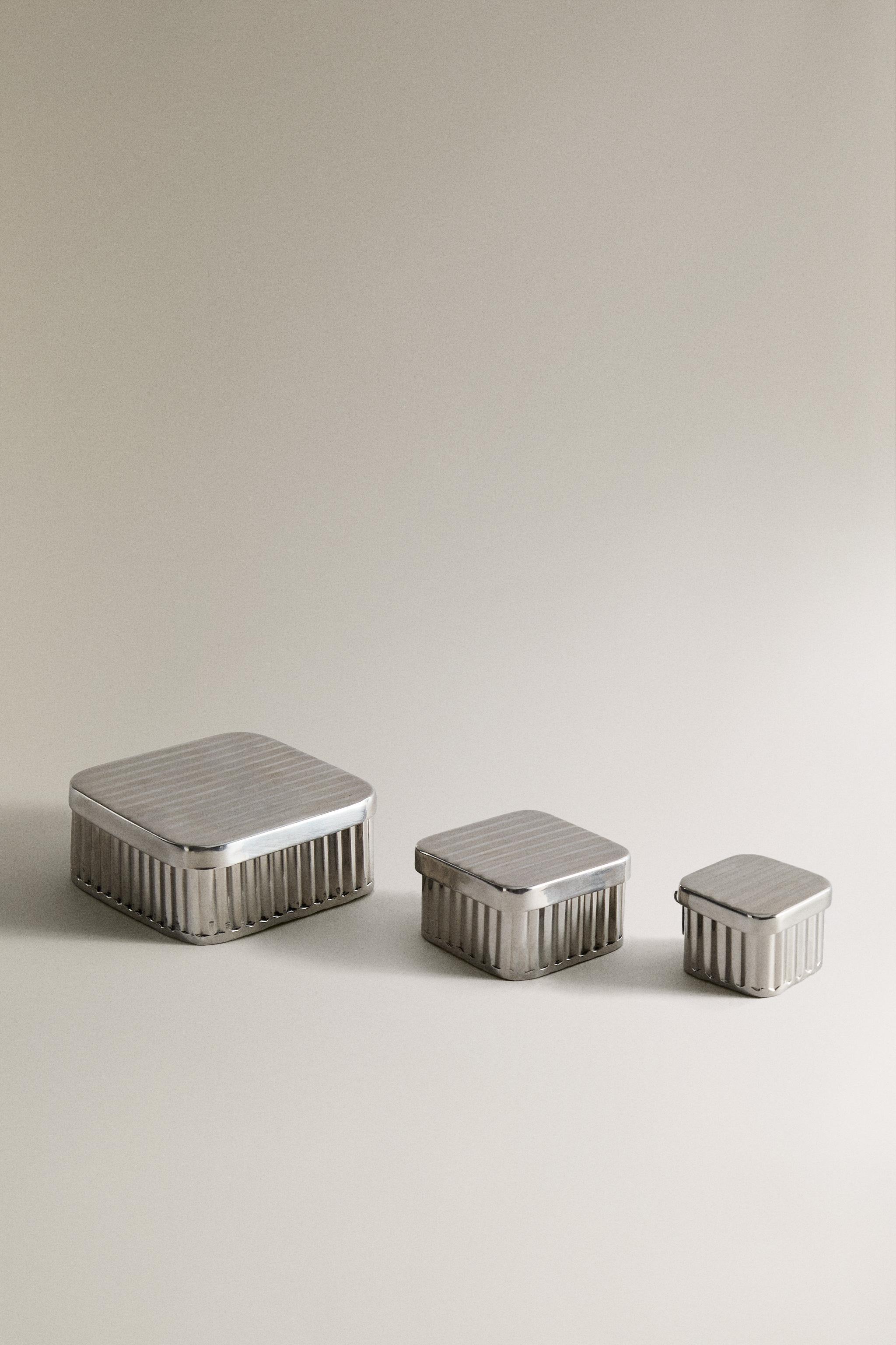 STAINLESS STEEL BOX — Silver