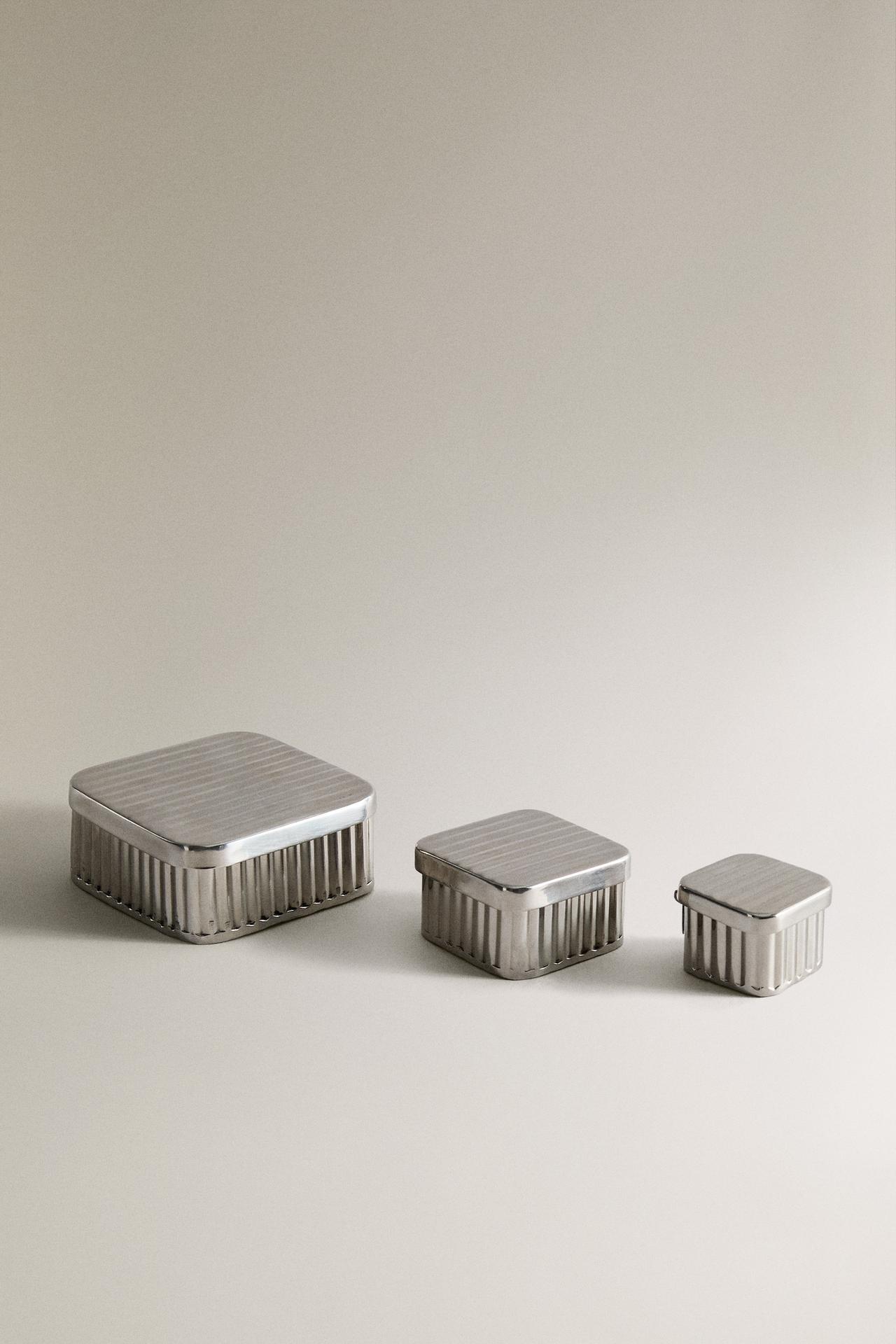 STAINLESS STEEL BOX — Silver