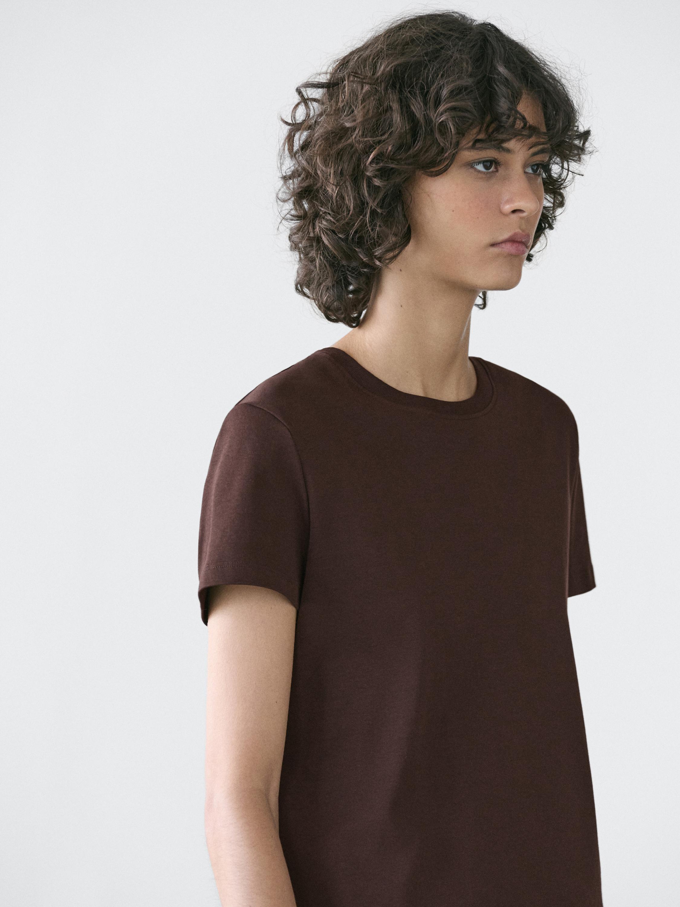 100% cotton T-shirt with seam detail
