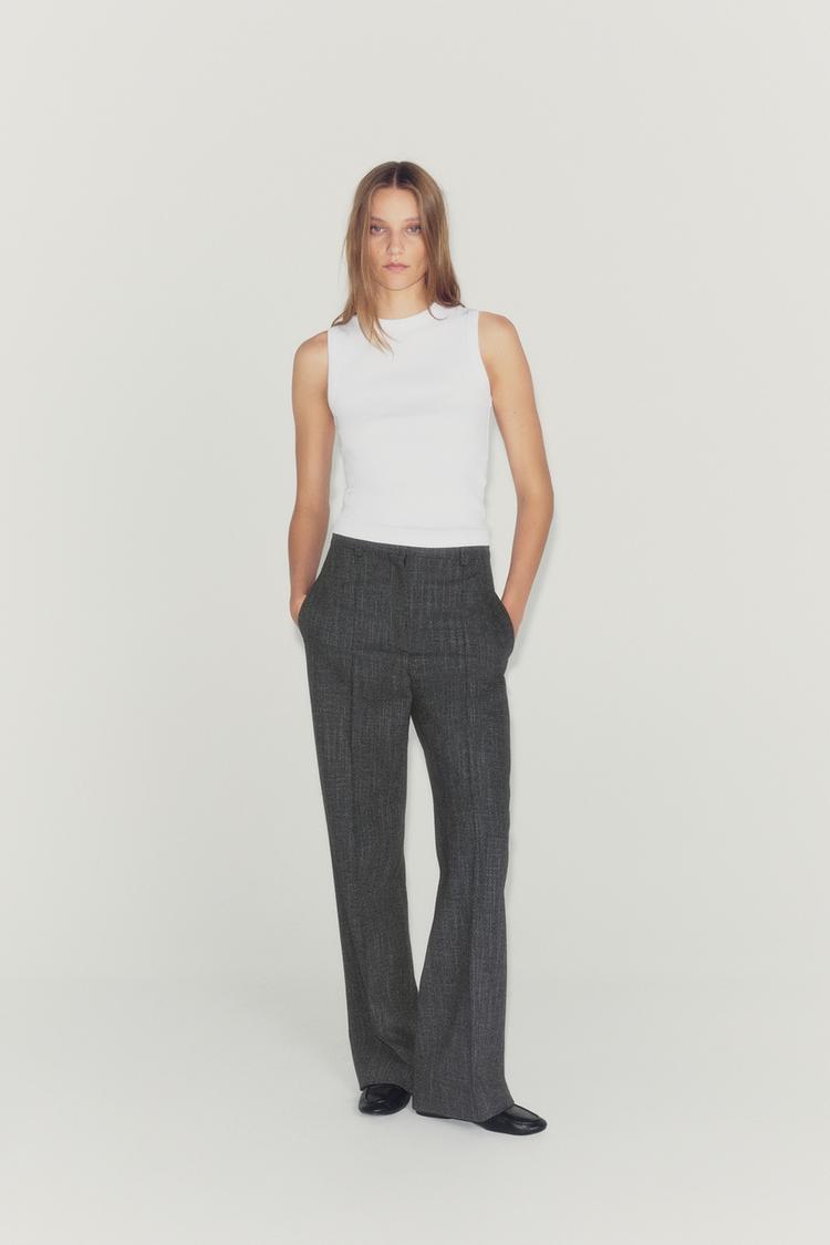 RIBBED SLEEVELESS TOP