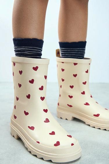 حزمة من ثلاثة جوارب مخططة وقلوب - أحمر by Zara