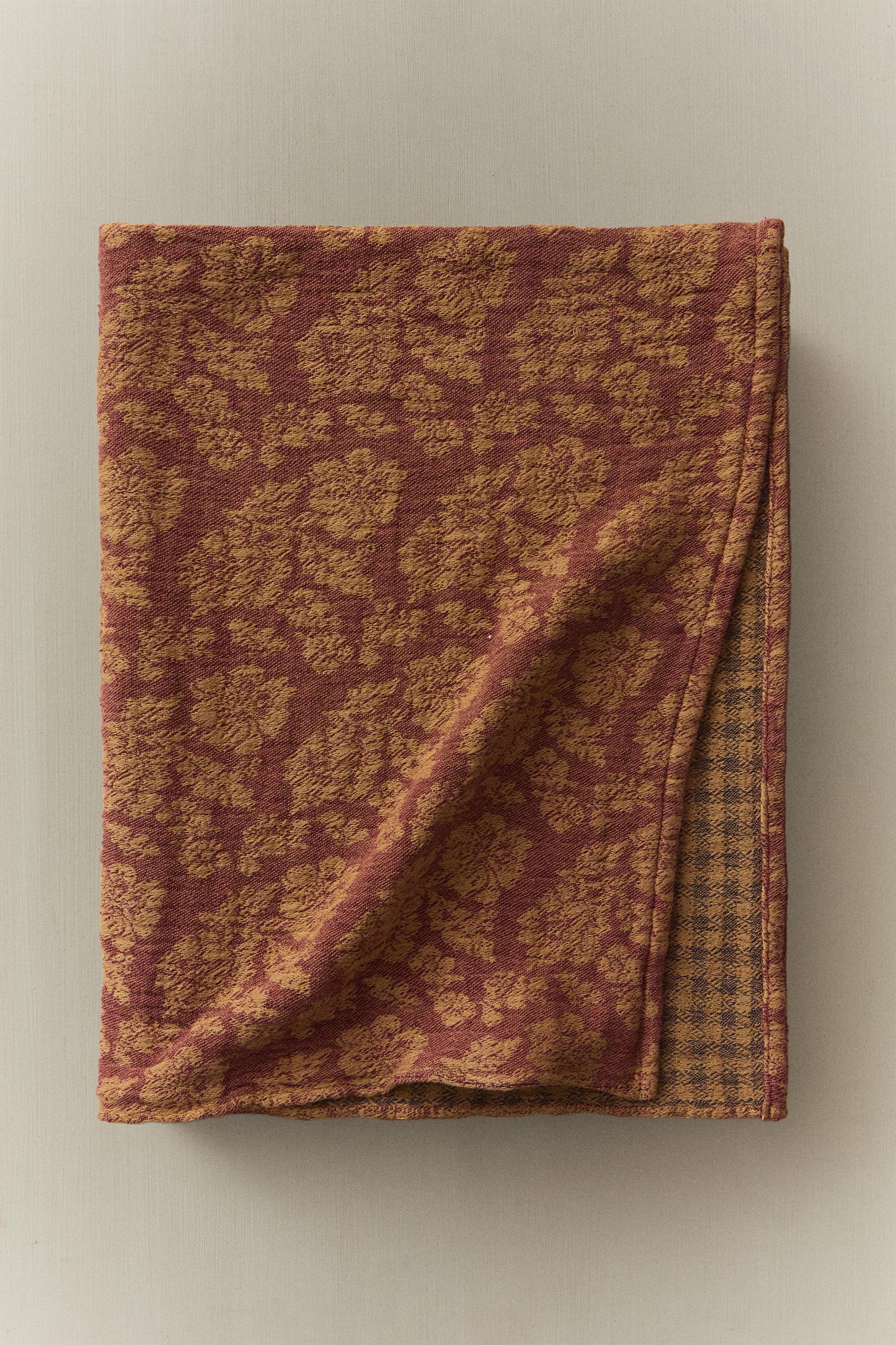 CHIFFON JACQUARD BATH TOWEL