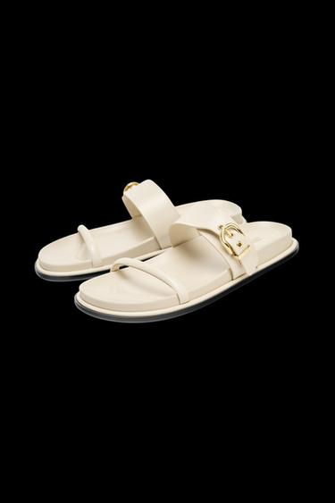 FLACHE SANDALE MIT SCHNALLE - Weiß von Zara