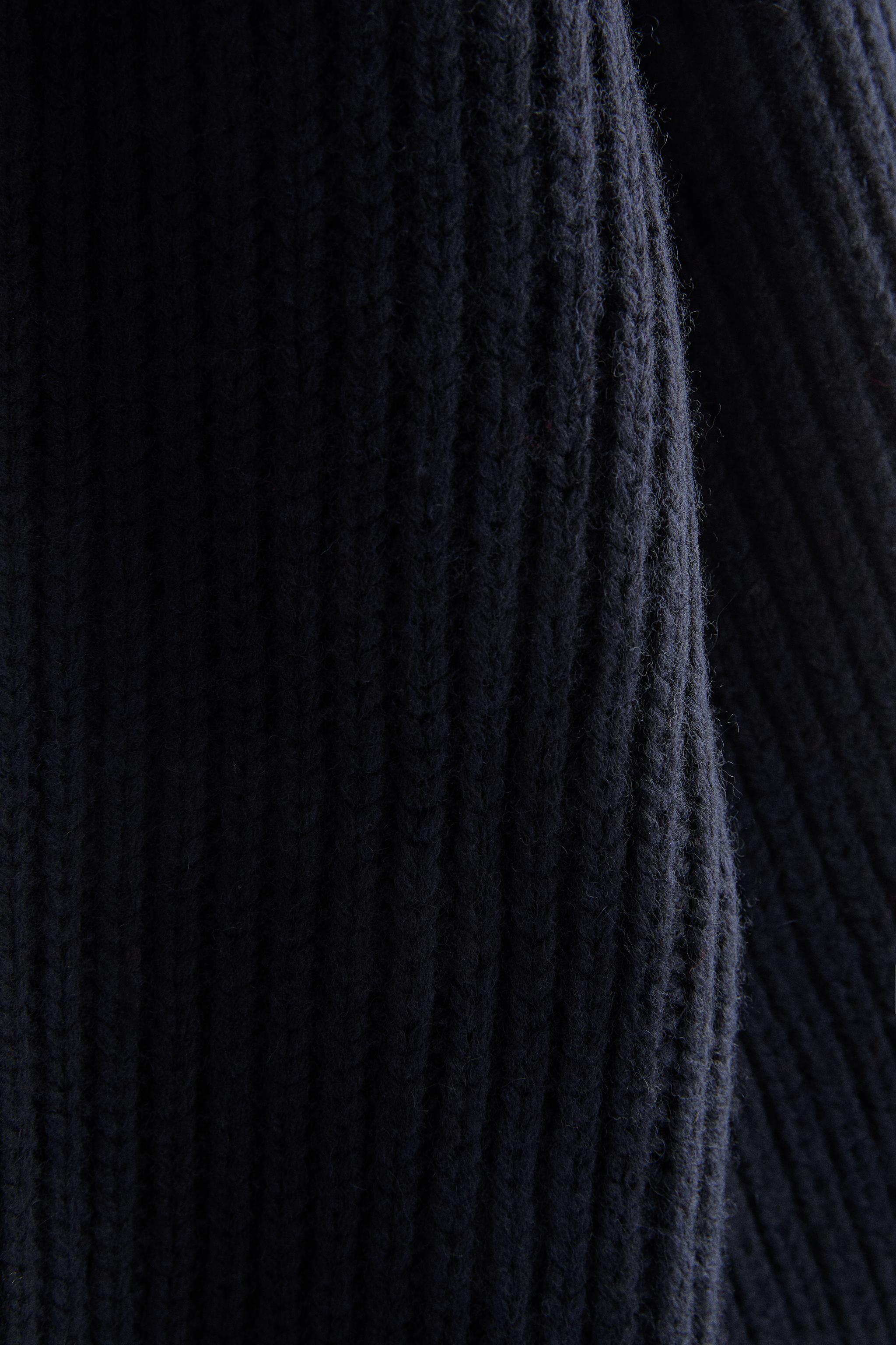 WOOL TURTLENECK SWEATER