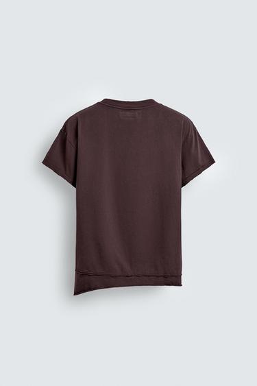 T-SHIRT MIT UNREGELMÄSSIGEM ABSCHLUSS - Granatrot von Zara