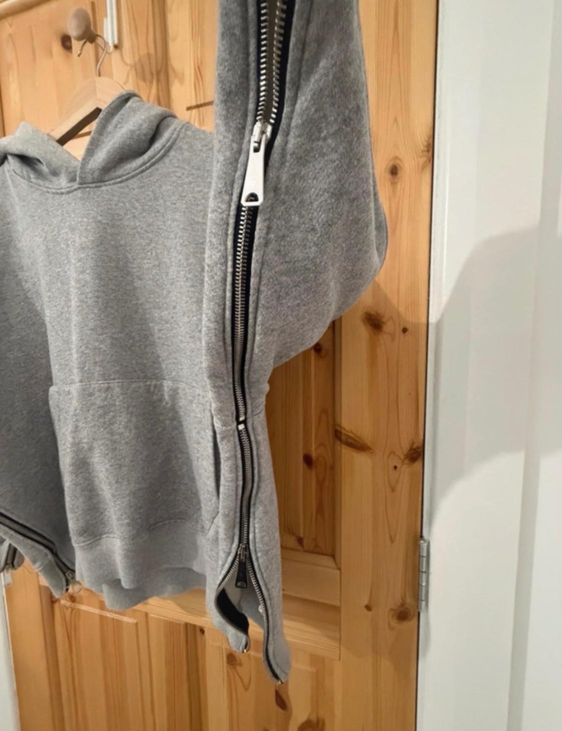 ZIP-UP HOODIE - Image 3