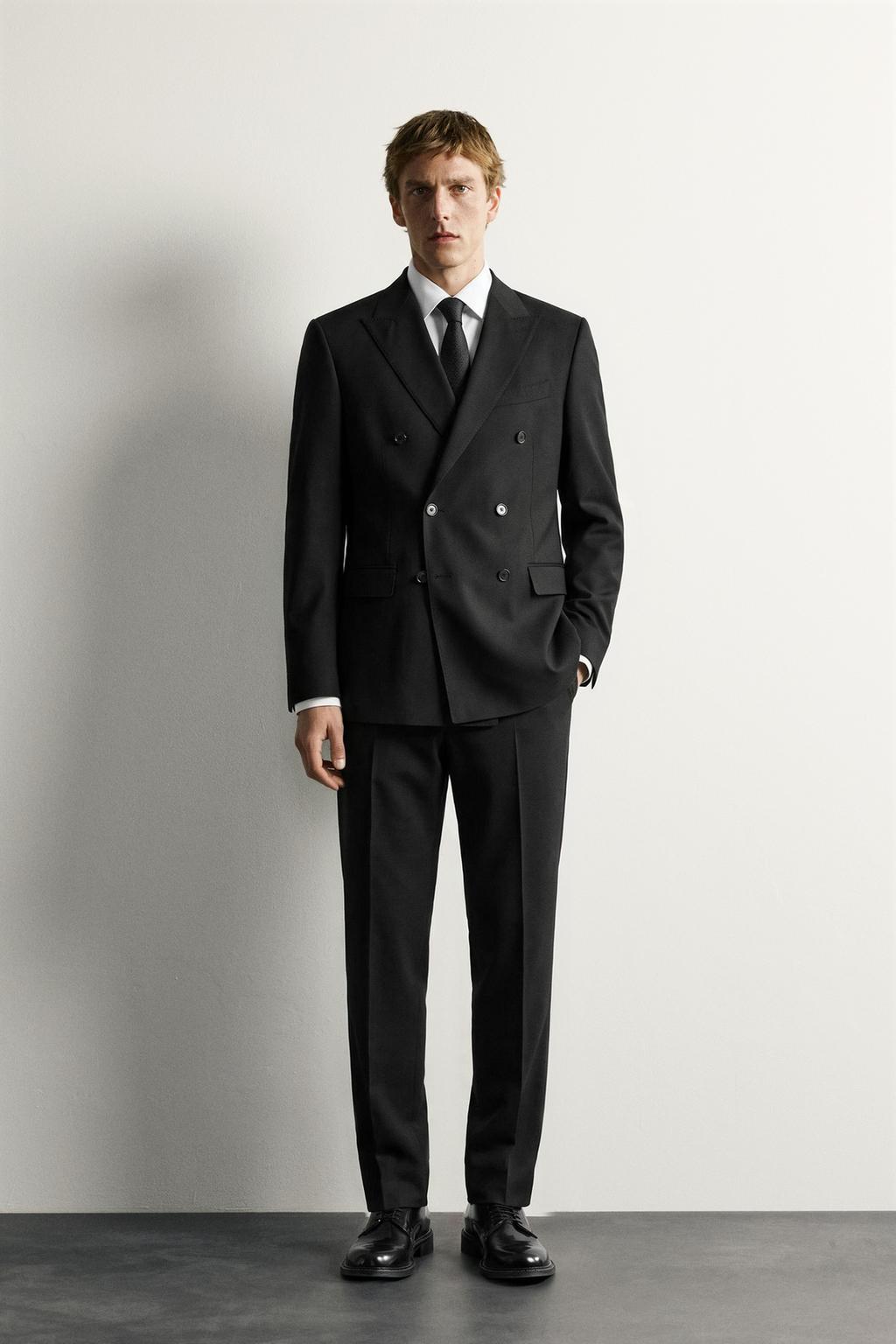 DOUBLE-BREASTED SUIT BLAZER
