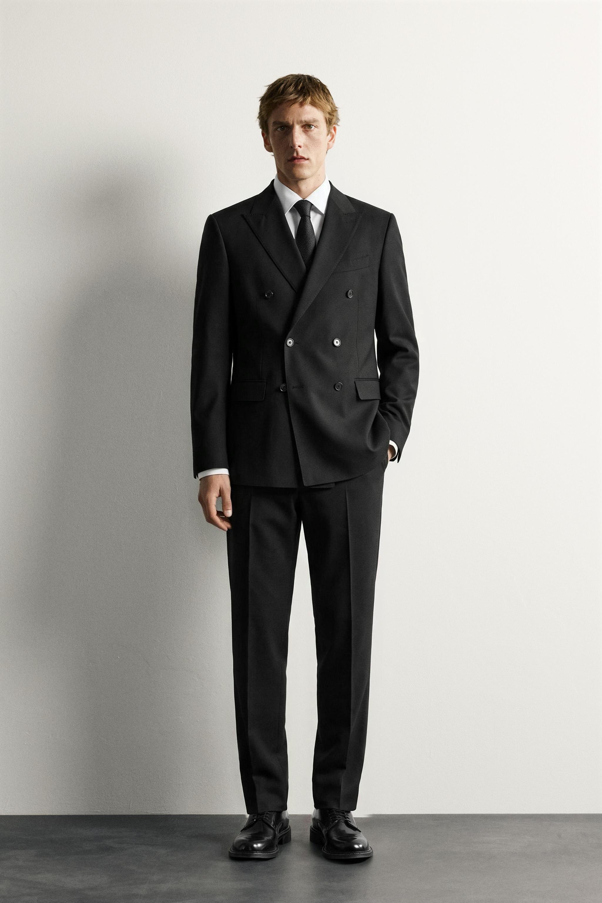DOUBLE-BREASTED SUIT BLAZER